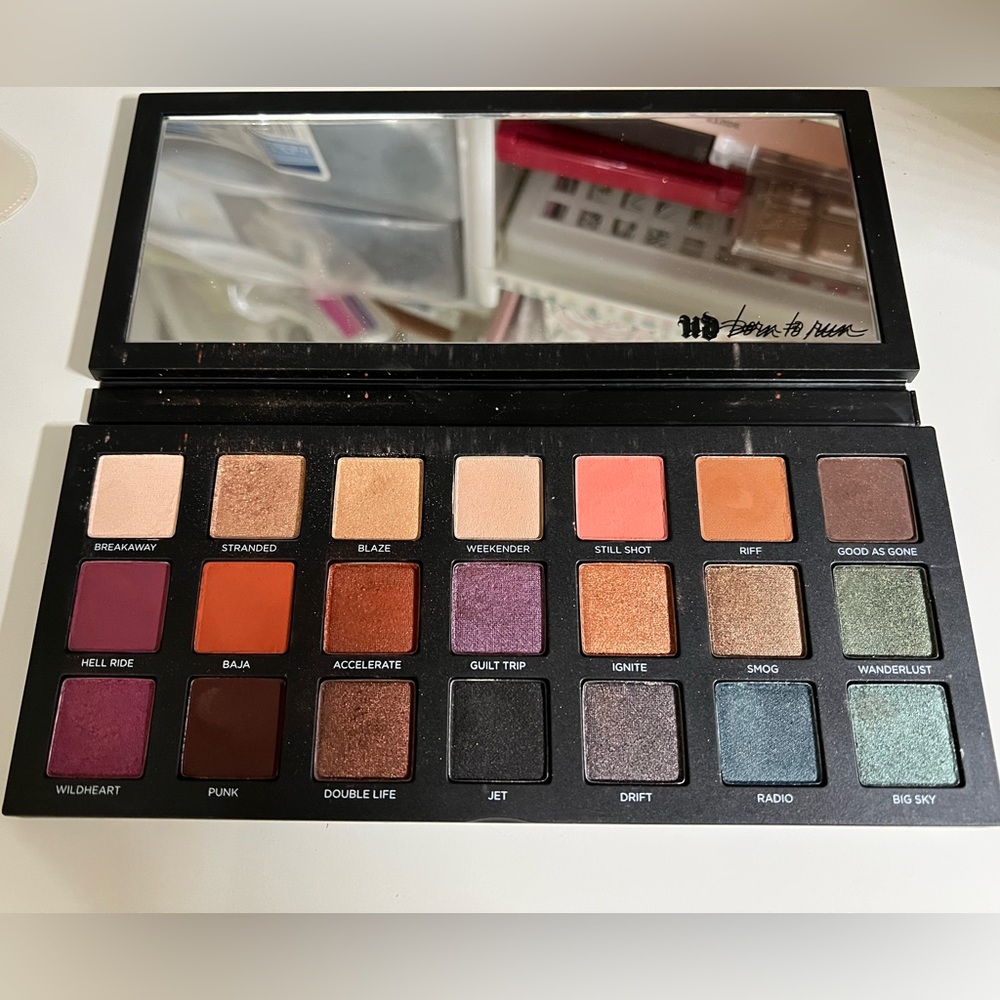 Urban decay born to run eyeshadow palette